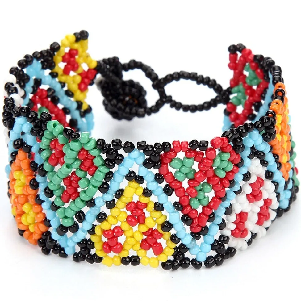 Bracelets africains avec perles à motifs