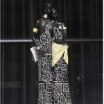 Décoration africaine traditionnelle - couple sculpté