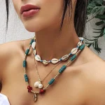 Colliers africains avec coquillages