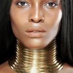Colliers africains long cou