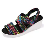 Sandales africaines à talon en tissu